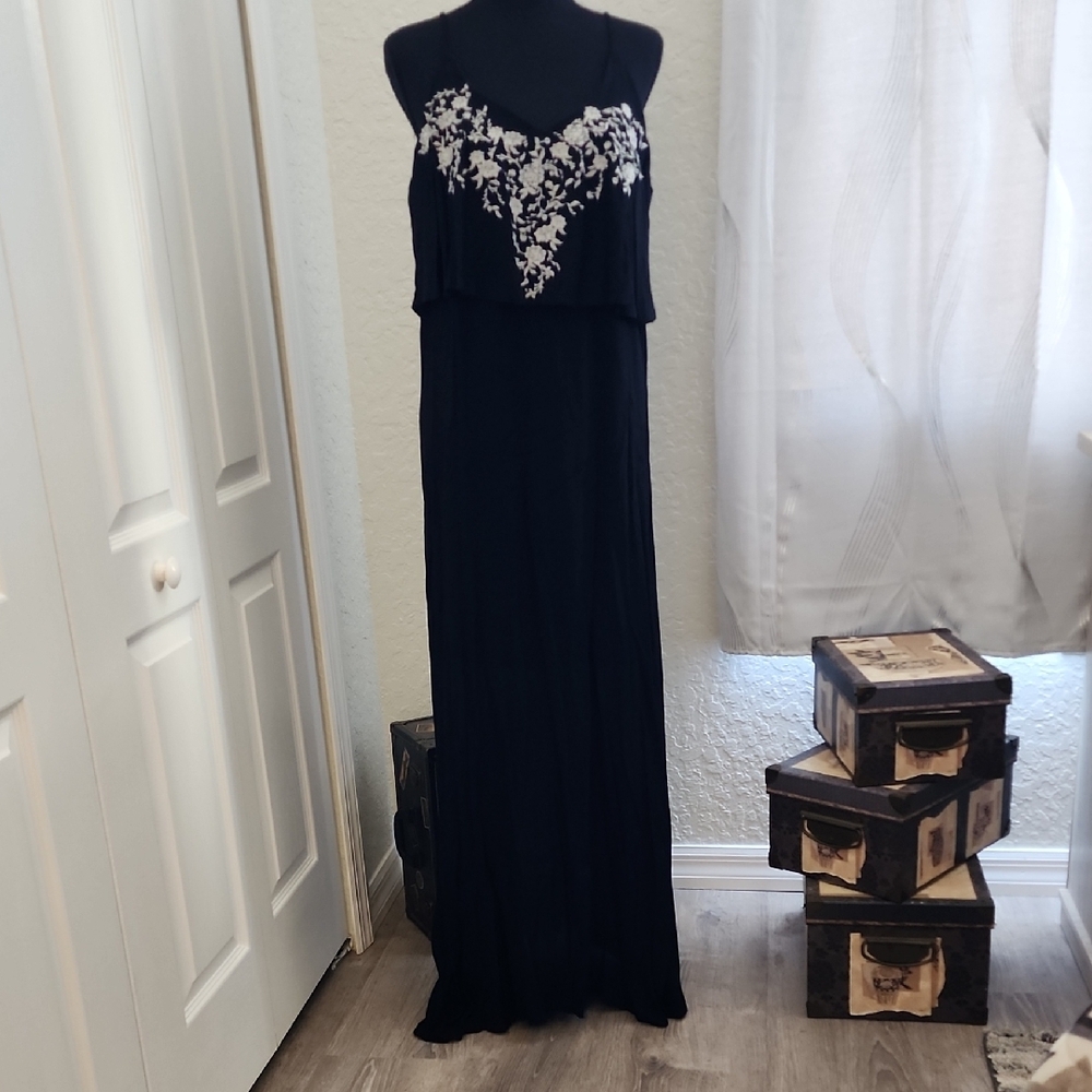 Black Maxi Dress with Floral Detail - Picture 6 of 17